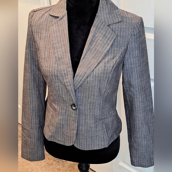 Petite Sophisticate Women's Linen Blend Blazer - Picture 6 of 7